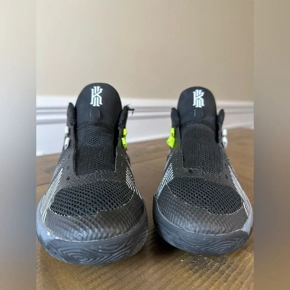 Nike size 5 Kyrie Flytrap V 5 Black White Cool Grey Volt Youth Kids Boys size 5 - Picture 9 of 12